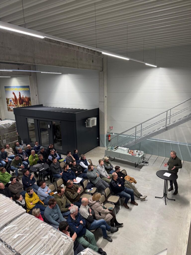 Foto: Informationsveranstaltung zur Junghennenaufzucht 2025 (© Geflügelhof Lehnertz)